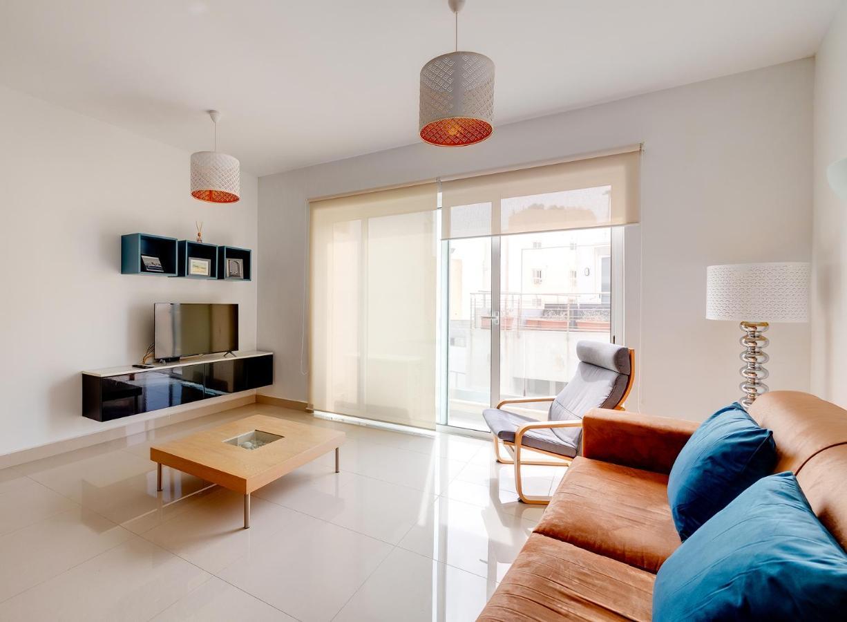 Prime Location Apartment With Side Seaviews Σλιέμα Εξωτερικό φωτογραφία