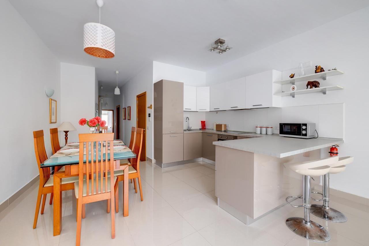 Prime Location Apartment With Side Seaviews Σλιέμα Εξωτερικό φωτογραφία