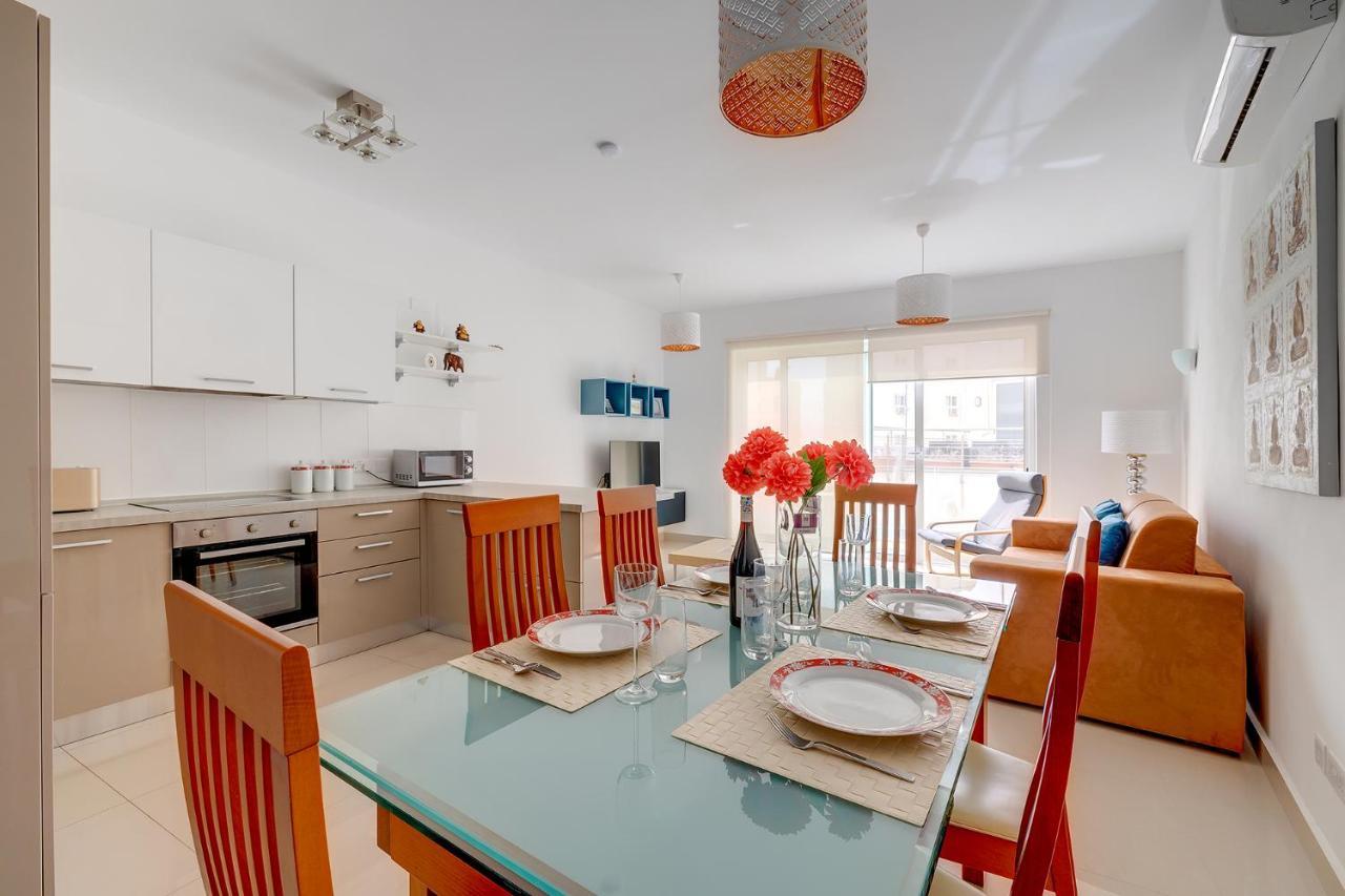 Prime Location Apartment With Side Seaviews Σλιέμα Εξωτερικό φωτογραφία