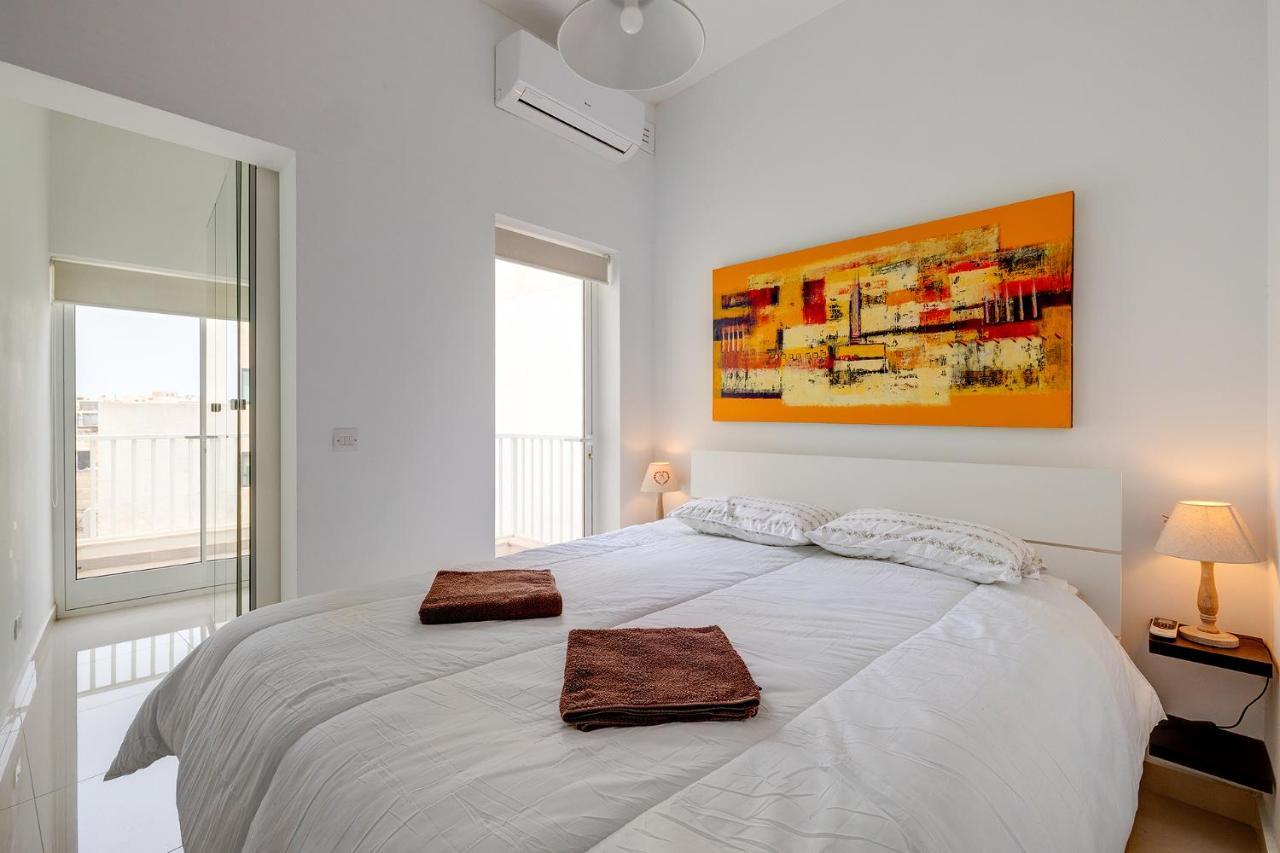 Prime Location Apartment With Side Seaviews Σλιέμα Εξωτερικό φωτογραφία