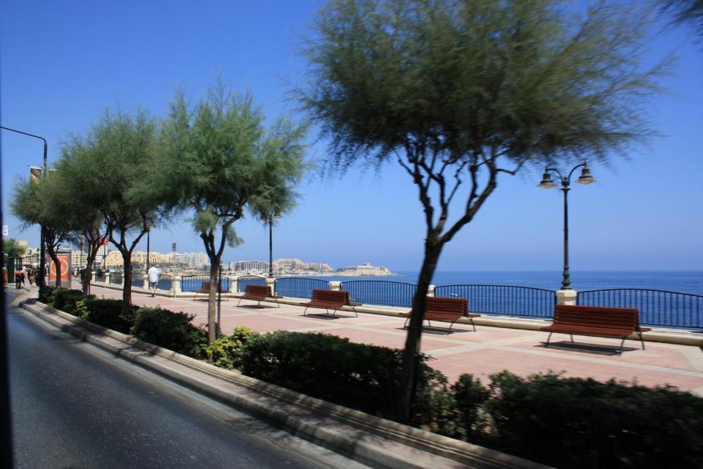 Prime Location Apartment With Side Seaviews Σλιέμα Εξωτερικό φωτογραφία